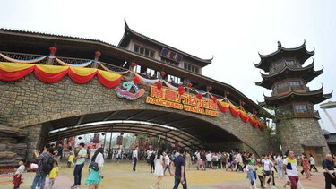 El hombre más rico de China le declara la guerra a Disney