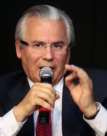 FARC deben darle la cara a víctimas, dice Garzón