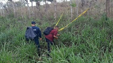 Herrera: Policía encuentra entre los matorrales 30 paquetes de droga