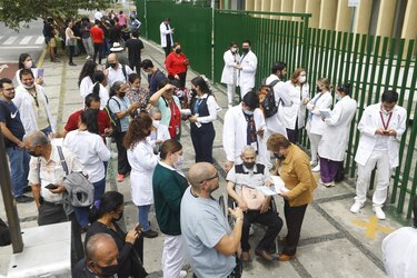 Sismo de 7.4 en México, en el aniversario de los terremotos de 1985 y 2017; al menos un muerto