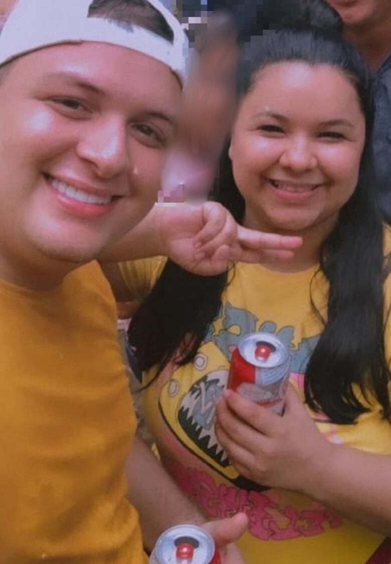 Tambores y oraciones acompañan el último adiós a Esteban De León Osorio en Panamá