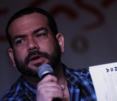 Candidato renuncia en protesta por firma de pacto ‘por la familia’