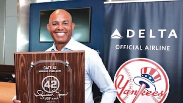 Aeropuerto de Nueva York dedica su puerta 42 a Mariano Rivera
