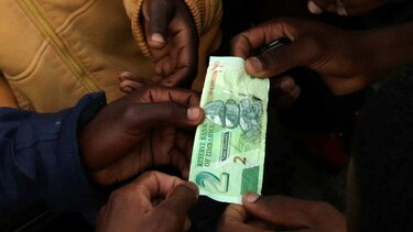 Zimbabue lanza su propia moneda