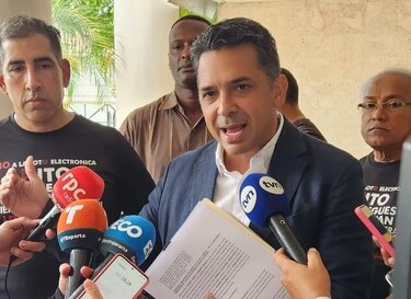 Ricardo Lombana demanda lotería electrónica y pide suspensión provisional del contrato