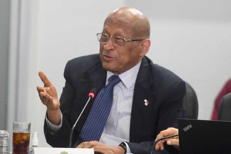 Déficit de $2,462.5 millones sorprende a los bancos de inversión