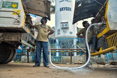 India anuncia multimillonaria ayuda para el sector sanitario ante devastadora segunda ola