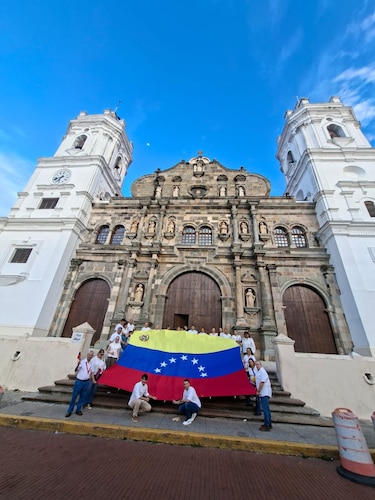 Con María Corina Machado presente en la misa; monseñor Ulloa pide a venezolanos no perder la esperanza