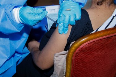 Minsa registra 10 mil dosis aplicadas en centro habilitado para inmunizar a embarazadas y grupos de pacientes crónicos