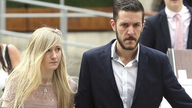 Los padres del bebé británico enfermo siguen pelea en la corte