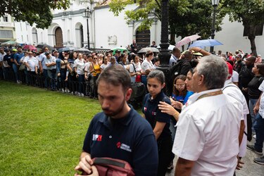 Cuartel donde está la tumba de Hugo Chávez acoge en Venezuela registro de milicianos