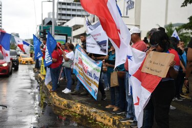 Policía aclara que docente no fue agredida por miembros de la institución durante protestas contra reformas a la CSS
