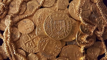 Hallan oro de naufragio español de hace 300 años en la costa de Florida