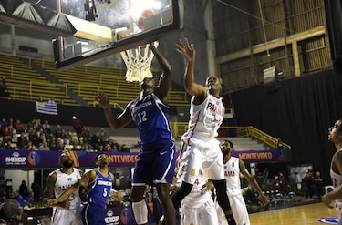 República Dominicana doblega a Panamá 86-64