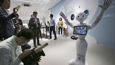 Softbank presenta a Pepper, su robot humanoide