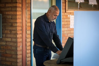 Gran afluencia y cruce de acusaciones en arranque de la votación en Paraguay