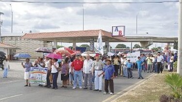 Veragüenses exigen transparencia en nuevo hospital