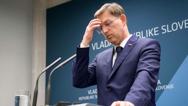 Dimite el primer ministro de Eslovenia