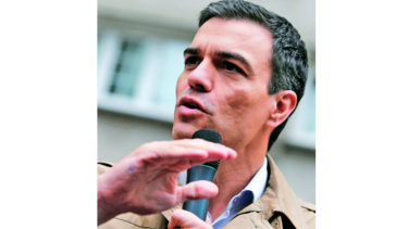 Socialistas descartan su apoyo a Rajoy
