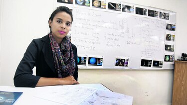 Una científica panameña que estudia las estrellas