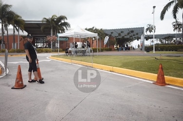 Jornada de recolección de firmas para la revocatoria de mandato se realiza con quejas por obstrucción de estacionamientos