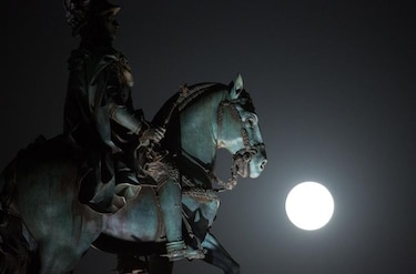 Agosto se despide con una superluna