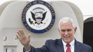 Mike Pence visita Estonia para tranquilizar a los países bálticos