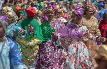 Carnaval venezolano festeja entre crisis y violencia