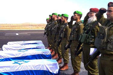 Hamás entrega a Israel los cuerpos de cuatro rehenes asesinados en Gaza