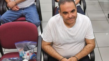 Justicia salvadoreña envía al expresidente Elías Saca a juicio