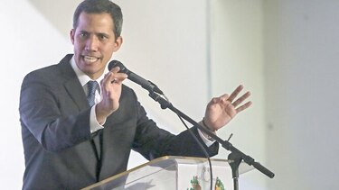 Maduro inhabilita a Guaidó para participar en comicios