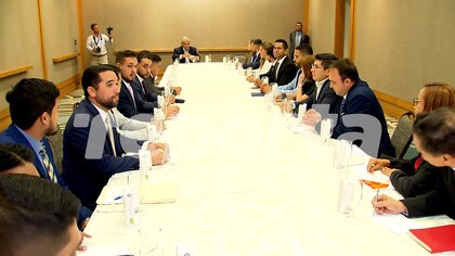 ‘Yo no estoy en esto para comprar ni alquilar diputados’, dice Mulino en una reunión con Juan Diego Vásquez y la coalición Vamos