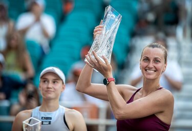 Kvitova levanta al cielo de Miami el trigésimo título de su carrera