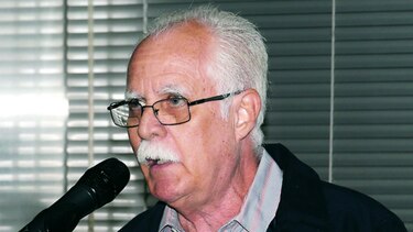 Partidos e independientes, enfrentados