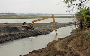 El río Magdalena se seca y los pueblos a sus orillas mueren de sed en el norte de Colombia