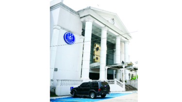 Atención irregular en hospital de Villa Lucre