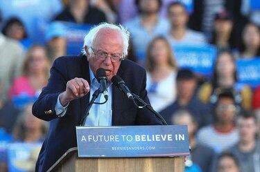 Sanders: Clinton no puede adjudicarse la candidatura hasta la convención demócrata
