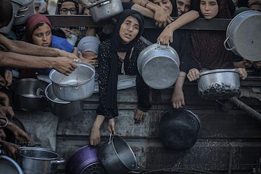 25 países condenan las ‘horribles’ muertes de ‘más de 800′ palestinos cuando buscaban ayuda humanitaria