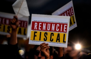 Colombianos exigen renuncia del fiscal general de la nación