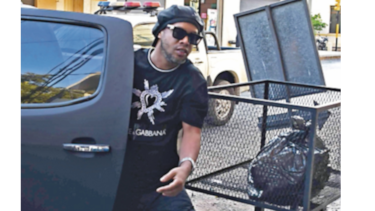 Ronaldinho declara por documentos falsos en Paraguay