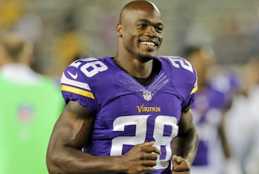 Termina suspensión de Adrian Peterson