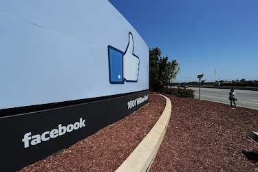 Facebook entrena inteligencia artificial para detectar ‘memes de odio’