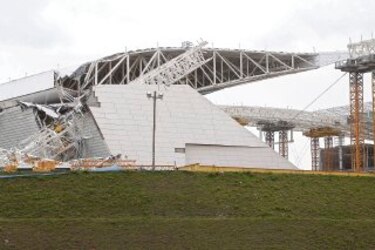 Derrumbe en estadio mundialista de Brasil