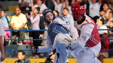 Carolena Carstens gana el oro en taekwondo
