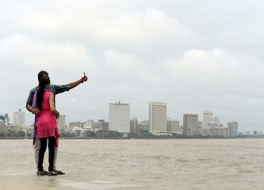 India: Adolescente gravemente herido tras dispararse accidentalmente tomándose una selfi