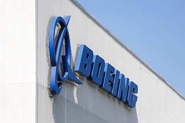 FAA retira a Boeing capacidad de certificar sus aviones