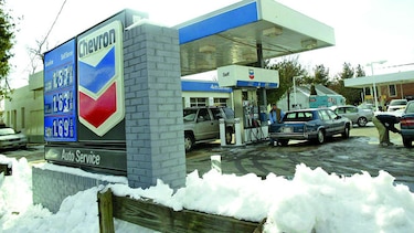 Ecuador busca diálogo con FMI y con Chevron