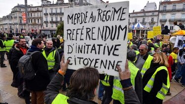 La movilización de 'chalecos amarillos' disminuye en Francia