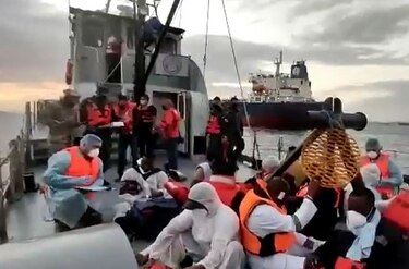 Rescatan 12 personas tras naufragio en archipiélago de Las Perlas, hay un desaparecido