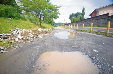 Diez empresas acaparan $1,392 millones en el MOP, el 71.9% del monto de las obras
